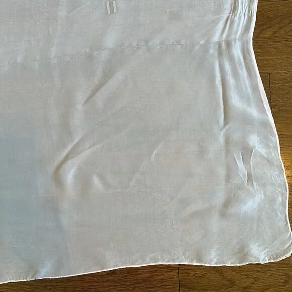 Vintage light pink very large thin polyester or silk scarf - Picture 7 of 10